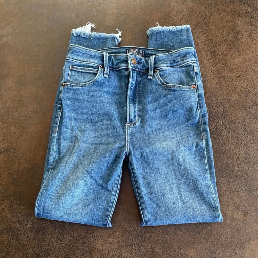 Abercrombie & Fitch Simone High Rise Ankle Jeans / Size 2R/26
